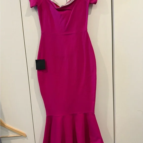 Elegant Pink Off-Shoulder Dress - Picture 6 of 6